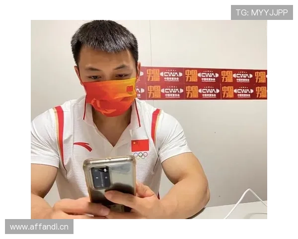 谌利军家里冰箱贴满训练计划，连牛奶保质期都按举重周期标